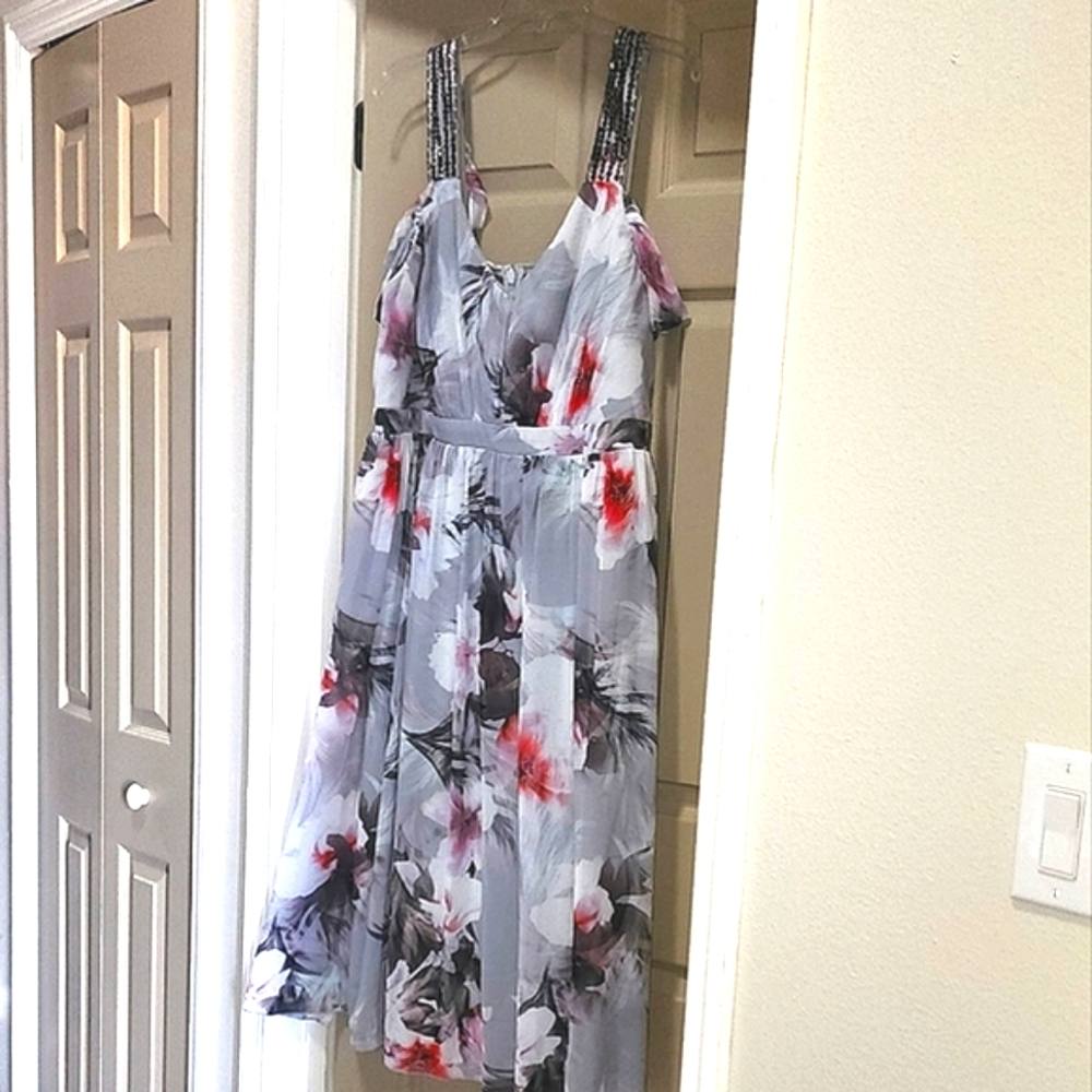 Beautiful off shoulder/ cold shoulder chiffon dress. NWOT never worn